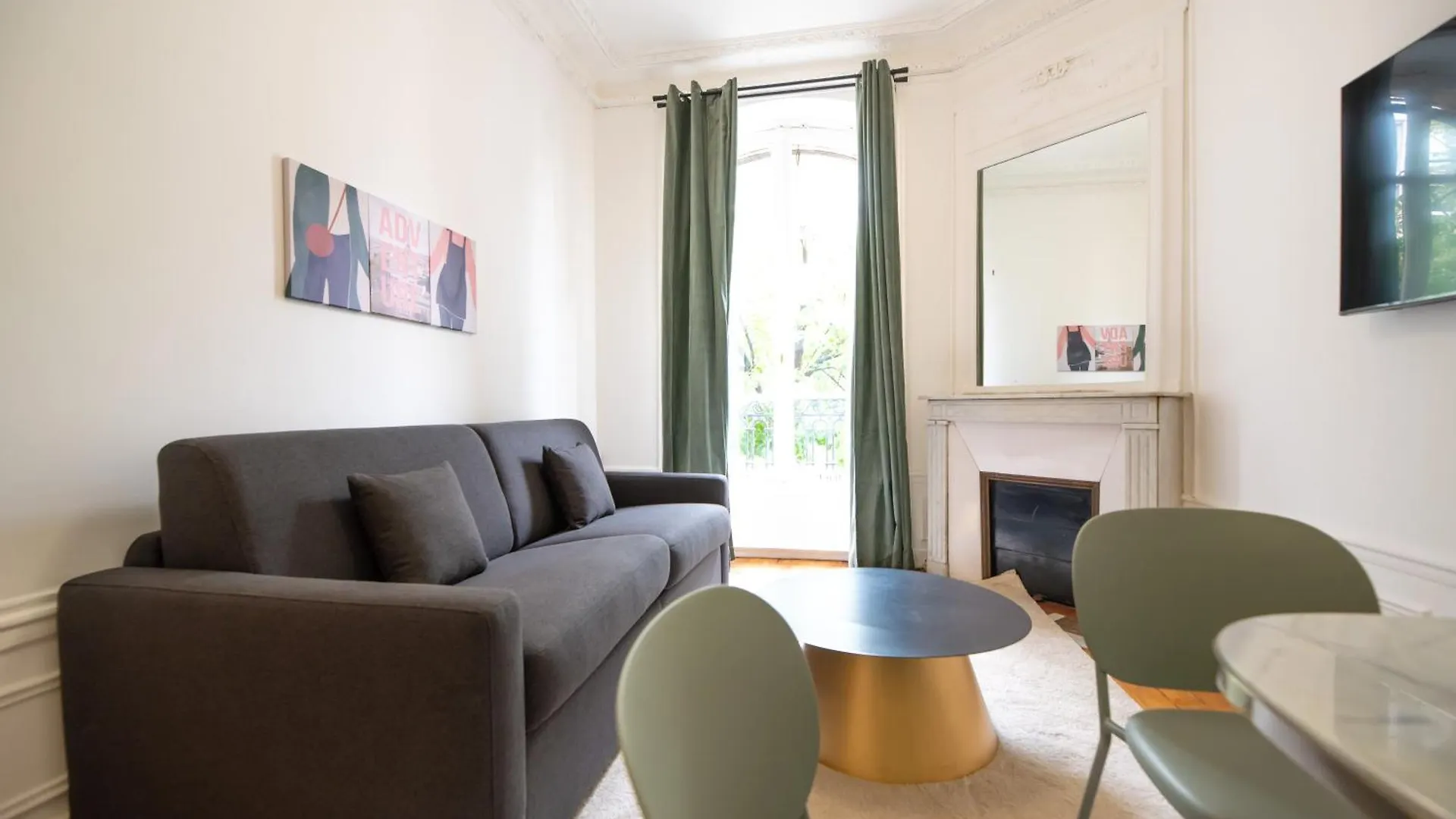 Gustave Eiffel - Apartment *